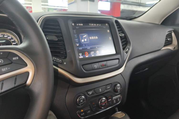 Used  Cherokee 2016 2.0L Superior Edition
