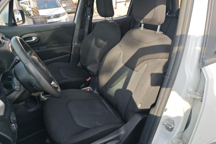 Used  Renegade 2017 180T Automatic High-Energy Version
