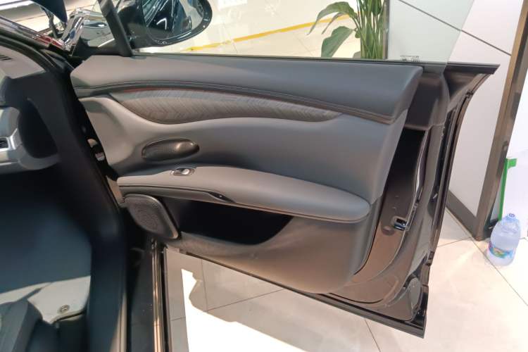 Used  LS6 2025 Ultra-Powerful Lingxi Intelligent Enjoyment Edition
