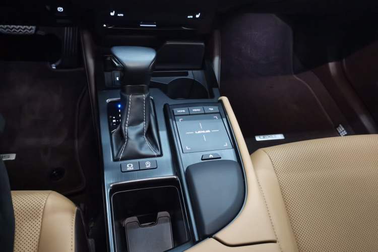 Used Lexus ES 2020 200 Excellence Edition
