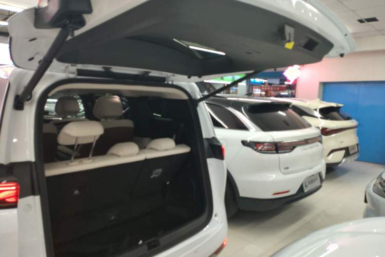 Used BYD Xia 2025 DM-i 1.5T 180km Beyond Edition
