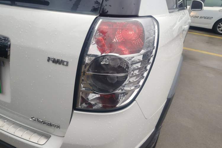 Used Chevrolet Captiva 2014 2.4L 4x4 Flagship Edition 7 Seats
