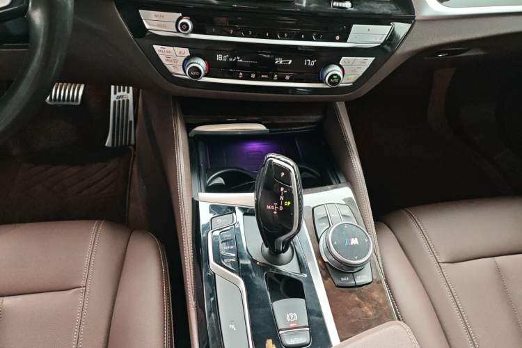 Used BMW 5 Series 2019 525Li Luxury Package
