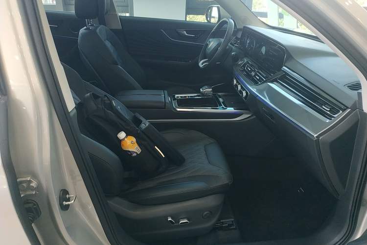 Used Hongqi HS5 2023 2.0T Qixiang Pro Edition