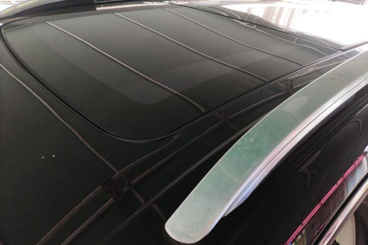 Used Ford Edge 2015 2.0T GTDi Two-Wheel-Drive High-Line Version
