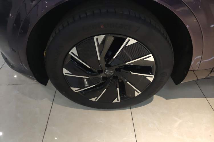 Used  07 2024 Pro+ All-Electric Version
