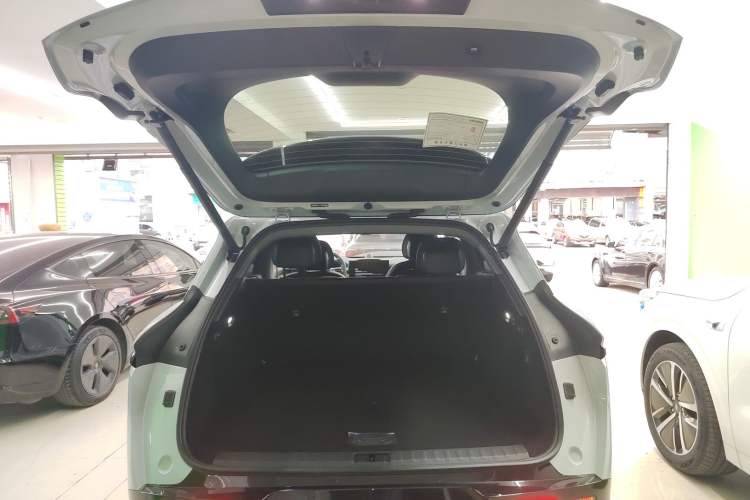 Used Zeekr 7X 2025 100 kWh Long-Range Rear-Wheel Drive with Intelligent Driving Features