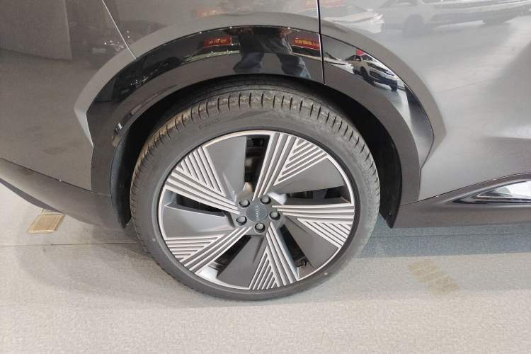 Used Lynk & Co 08 EM-P 2023 220km All-Wheel-Drive Performance Halo