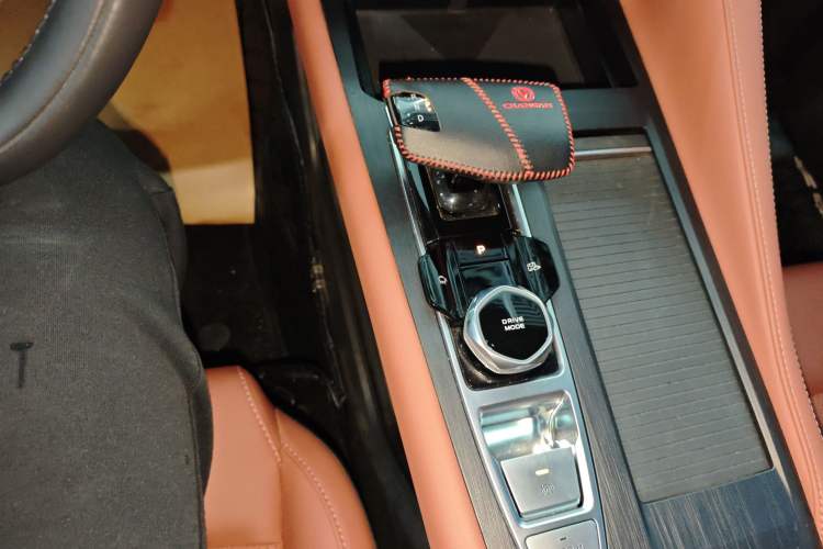 Used Changan CS75 PLUS 2024 3rd Generation Champion Edition 1.5T Intelligent Drive Dynamic Model
