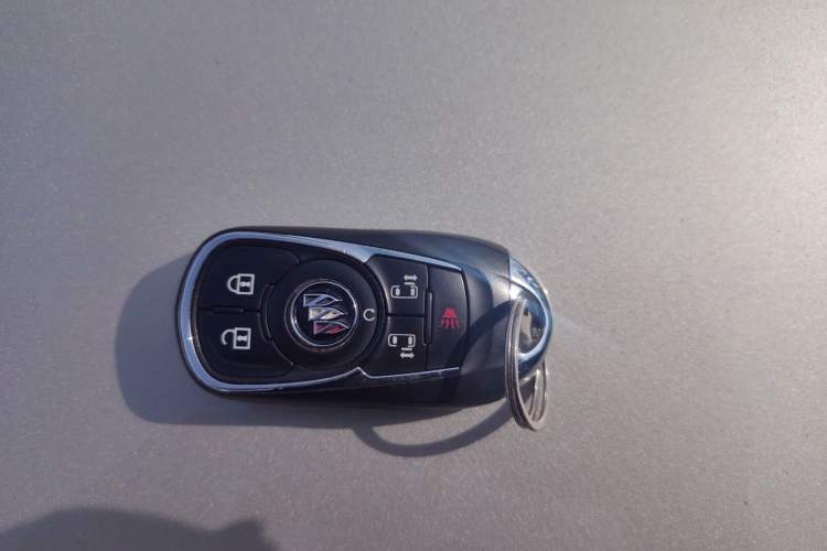 Used Buick GL8 2022 ES Landtrek 653T Luxury Edition