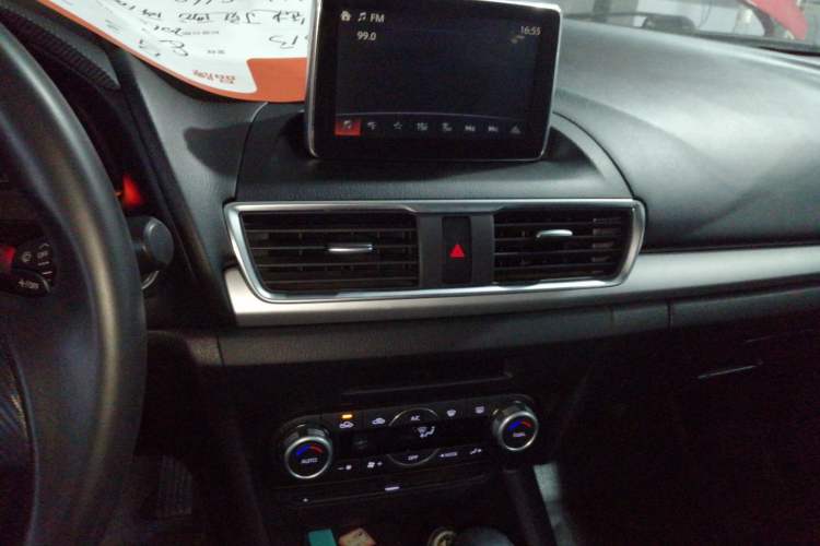 Used Mazda Mazda 3 Axela 2014 Hatchback 2.0L Automatic Flagship Model