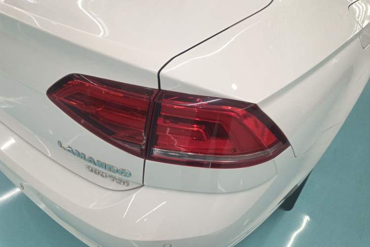 Used Volkswagen Lamando 2018 280TSI DSG Comfort Edition
