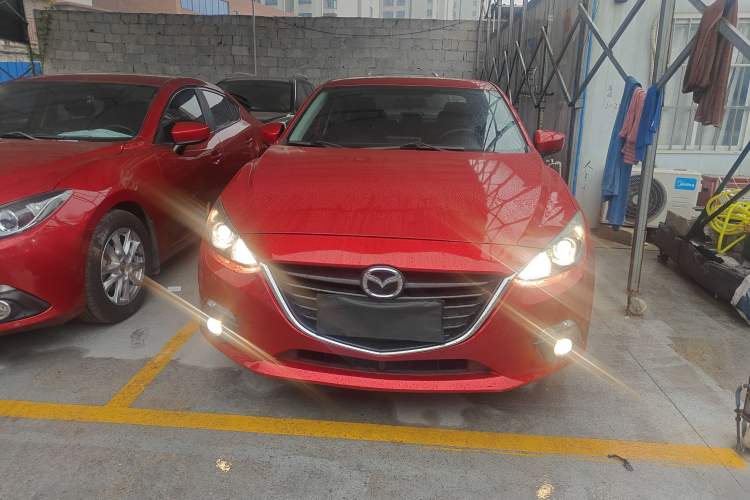 Used Mazda Mazda 3 Axela 2016 Sedan 1.5L Automatic Comfort Model
