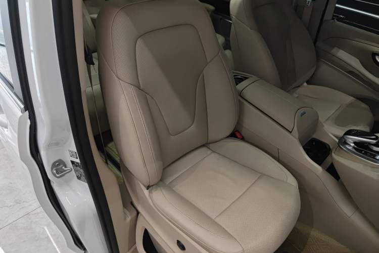 Used Mercedes-Benz V-Class 2017 V 260 L Prestige Extended Edition
