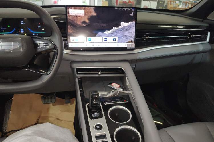 Used Geely Auto Emgrand X7 Sport 2026 Model 1.5TD Aspirational