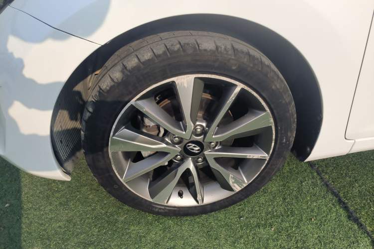 Used Hyundai Elantra 2015 1.6L Automatic Leading Model
