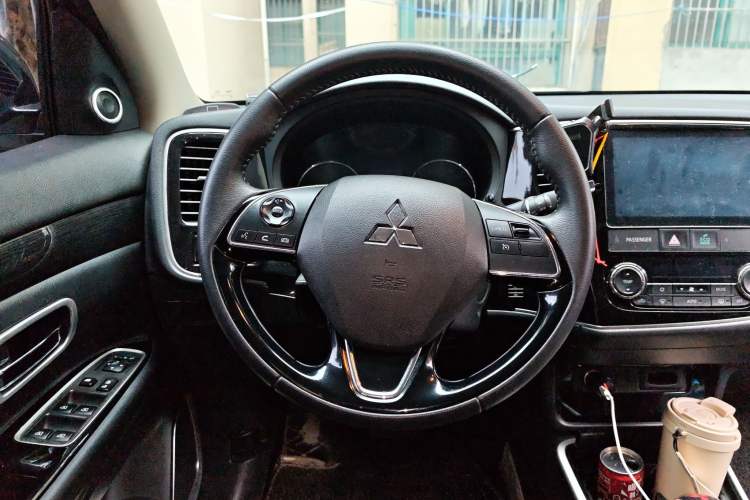 Used Mitsubishi Outlander 2019 2.0L Two-Wheel Drive Comfort Edition 5 Seats China VI Standard