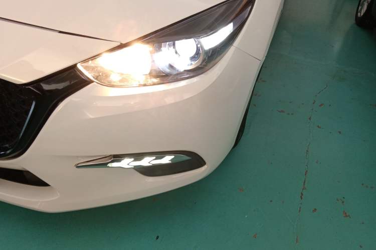 Used Mazda Mazda 3 Axela 2017 Sedan 1.5L Automatic Comfort Model Emission Standard China V
