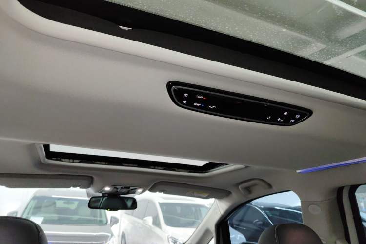 Used GAC Trumpchi M8 2023 Lingxiu Series 390T Prestige Edition
