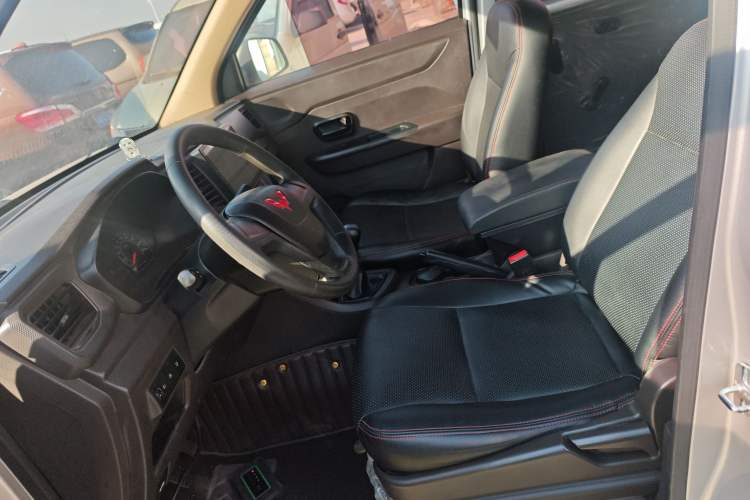 Used Wuling Hongguang V 2022 1.5L Jingqu Version Hydraulic Power Steering LAR