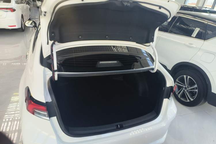 Used Toyota Corolla 2021 Dual-Motor 1.8L E-CVT Elite Edition
