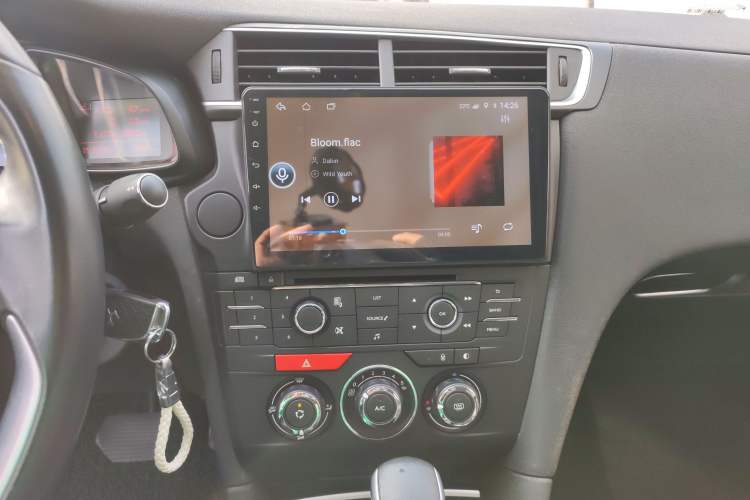 Used  5LS 2014 1.8L automatic Comfort version VTi140
