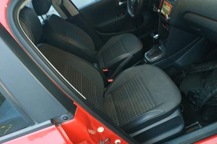 Used Volkswagen Polo 2014 1.6L Automatic Comfort Edition
