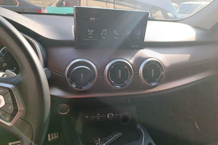 Used Wey VV6 2018 2.0T Two-Wheel Drive Flagship Version China V Standard
