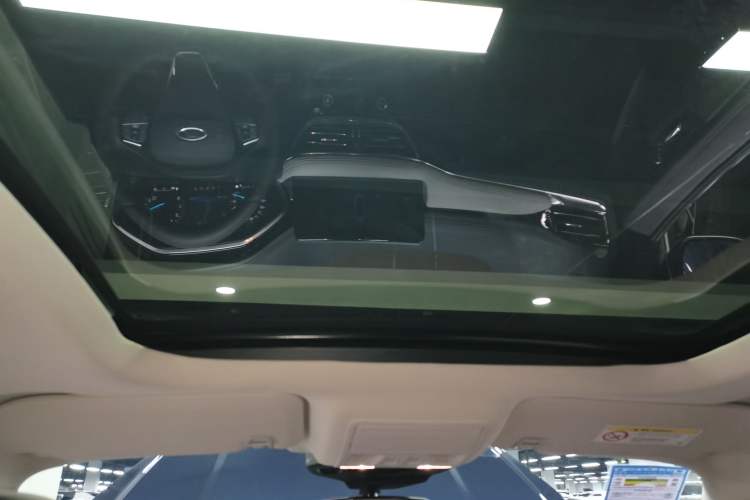 Used Ford Escape 2024 EcoBoost 245 Two-Wheel-Drive Titanium Edition