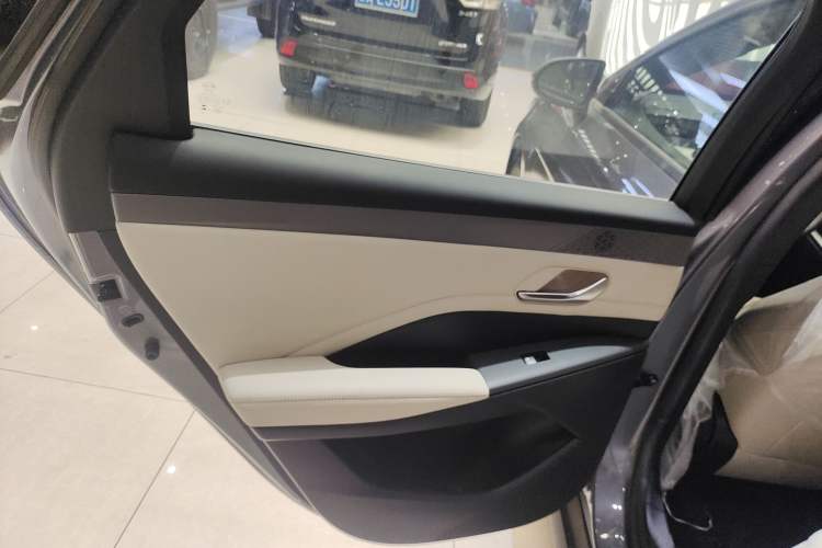 Used BYD Qin PLUS 2025 DM-i Smart Drive 55KM Leading Model
