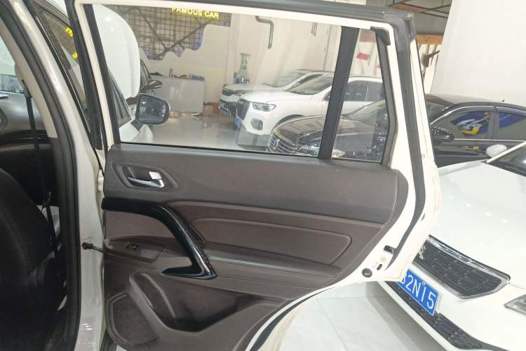 Used GAC Trumpchi GS4 2017 200T G-DCT Two-Wheel Drive Elite Edition
