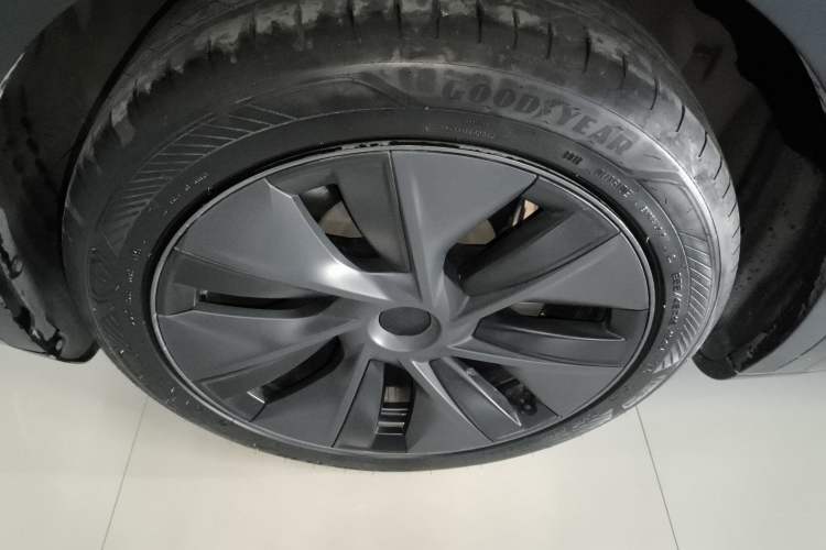 Used Tesla Model Y 2024 Rear-Wheel-Drive Version
