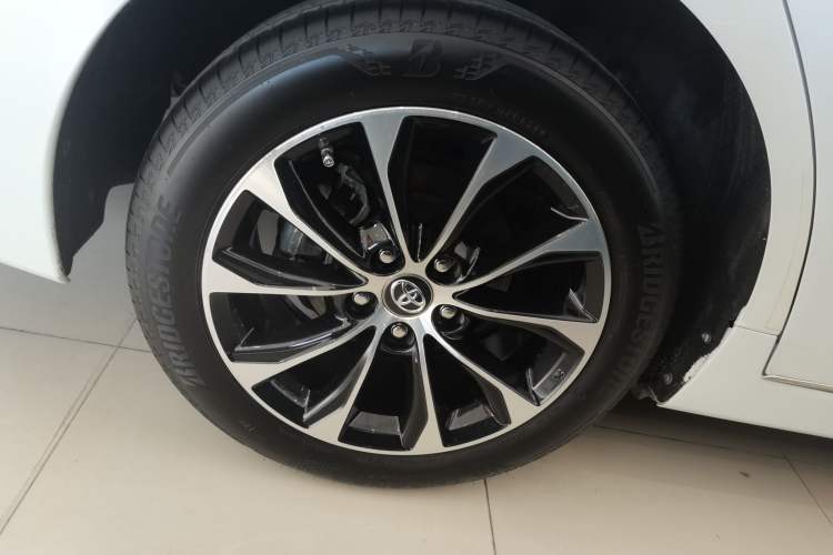 Used Toyota Avalon 2022 Dual-Engine 2.5L Luxury Edition