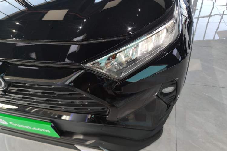 Used Toyota RAV4 2022 2.0L CVT Two-Wheel Drive Fashion Plus Edition
