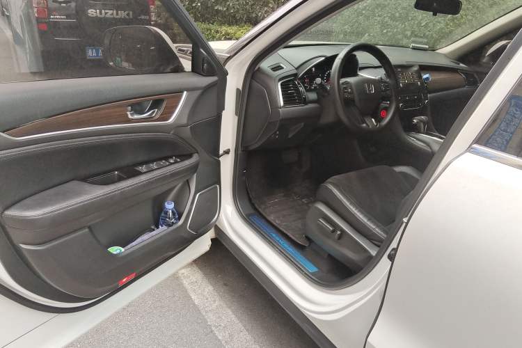 Used Honda Avancier 2017 240TURBO Two-Wheel Drive Elite Edition
