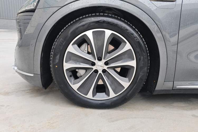 Used Hima Luxeed R7 2025 Range-Extended Version 251 km Max
