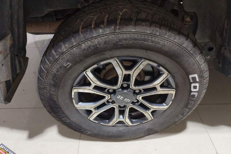 Used  BJ40 2023 2.0T Automatic Four-Wheel Drive Urban Hunter Edition Chivalrous Type
