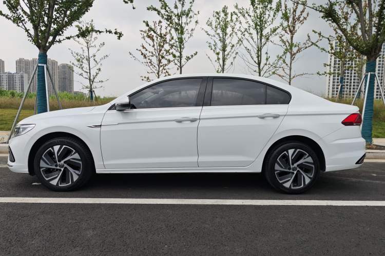 Used Volkswagen Bora 2024 300TSI DSG Prestige Edition
