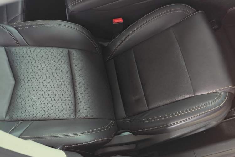 Used Changan Eado 2018 High-Energy Edition 1.6L GDI Automatic Pioneer Model China V Standard
