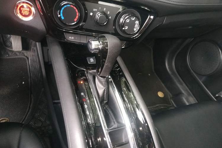 Used Honda Vezel 2020 1.5L CVT Luxury Edition
