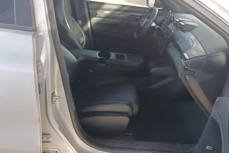 Used Dongfeng Aeolus L7 New Energy 2024 518 Air
