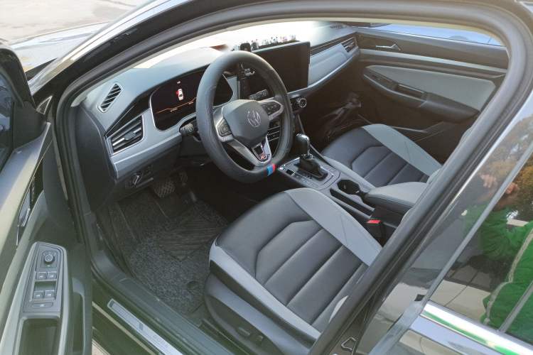 Used Volkswagen Bora 2023 300TSI DSG Prestige Edition
