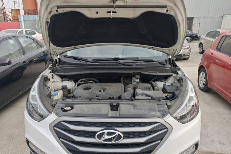 Used Hyundai ix35 2013 2.0L Automatic Two-Wheel Drive Smart GLS China V Standard
