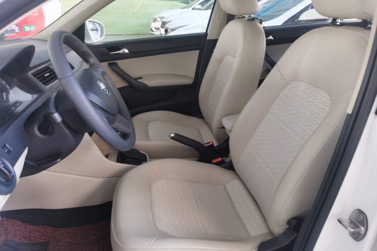 Used Skoda Rapid 2015 1.6L Automatic Smart Selection Model
