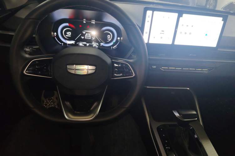 Used Geely Auto Emgrand 2025 4th Generation 1.5L CVT Longteng Edition
