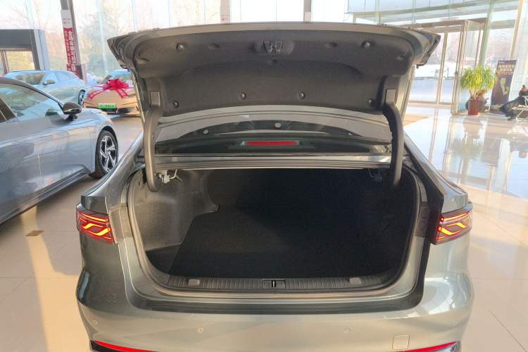 Used Chery Fengyun A8L 2025 1.5 TGDI 145 km Luxury Version