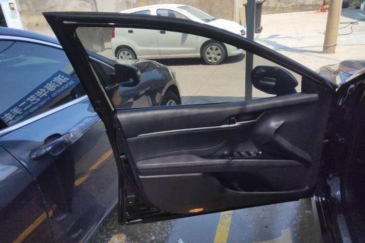 Used Toyota Camry 2021 2.5G Luxury Edition
