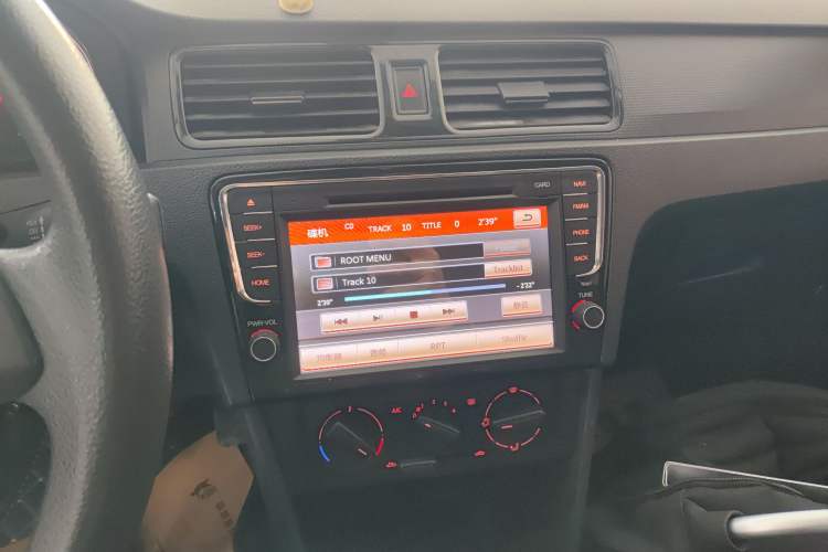 Used Volkswagen Santana 2015 1.6L Automatic Fashion Edition