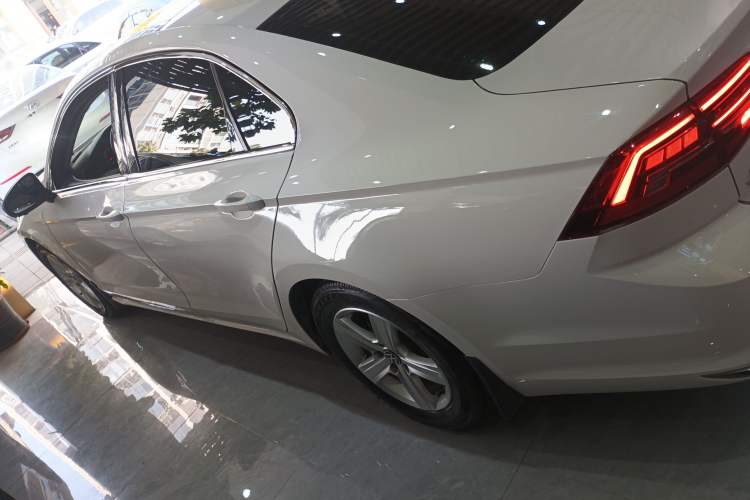 Used Volkswagen Lamando 2019 230TSI DSG Vision Edition China VI Standard