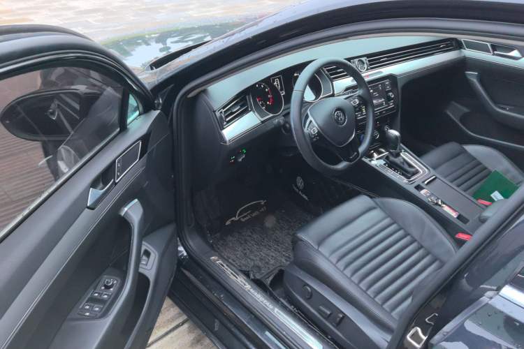 Used Volkswagen Magotan 2018 330TSI DSG Advanced Model
